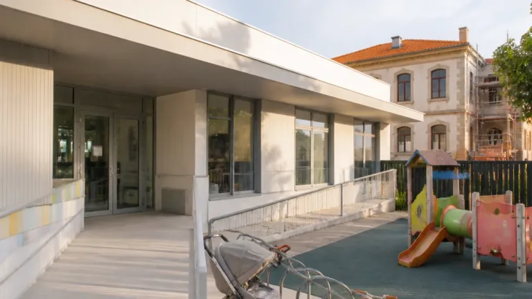 La Xunta inaugura en Mos una escuela infantil con 41 plazas públicas y anuncia 73 millones para 0-3 en 2027